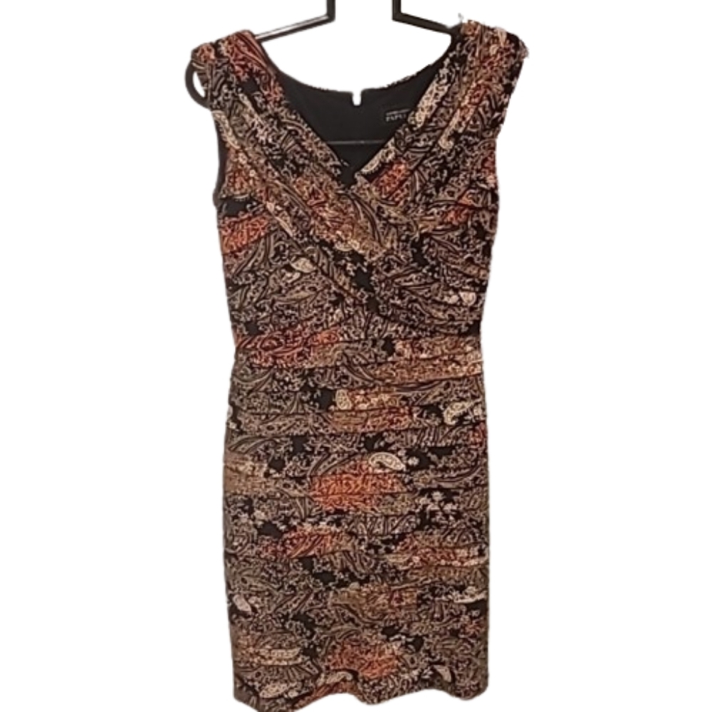 Adrianna Papell Paisley Horizontal Pleats Sleeveless V-Neck Dress Brown 6 - Picture 4 of 12